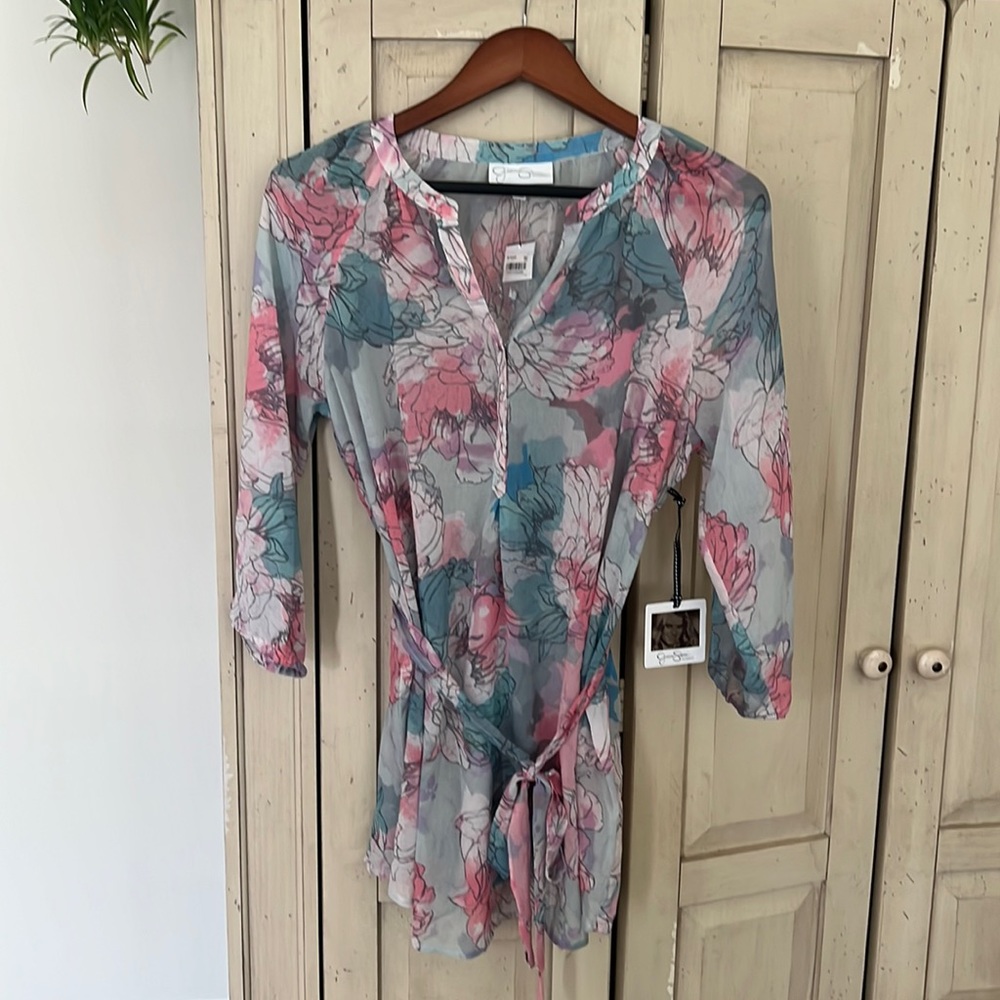Jessica Simpson maternity top NWT (M) sheer